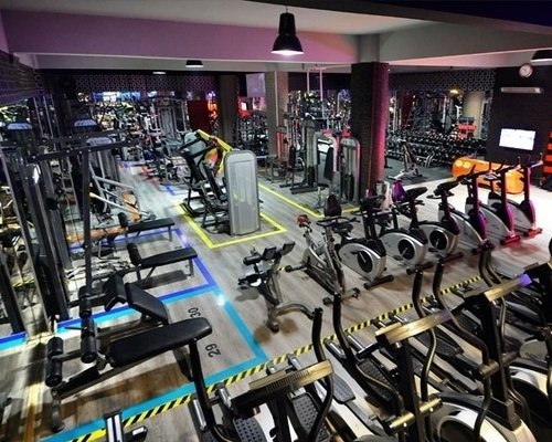 çok amaçlı spor salonu